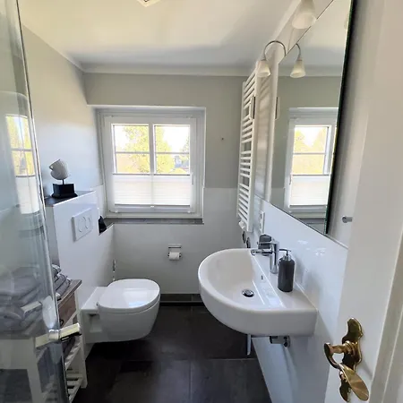 Ruheoase Am Dorfteich Fuer 2-4 Personen